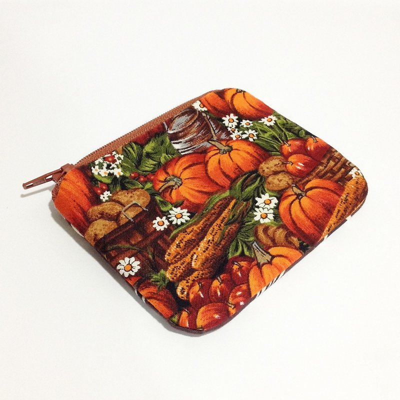Double-sided double-sided pumpkin coffee leaves small purse - กระเป๋าใส่เหรียญ - ผ้าฝ้าย/ผ้าลินิน สีนำ้ตาล