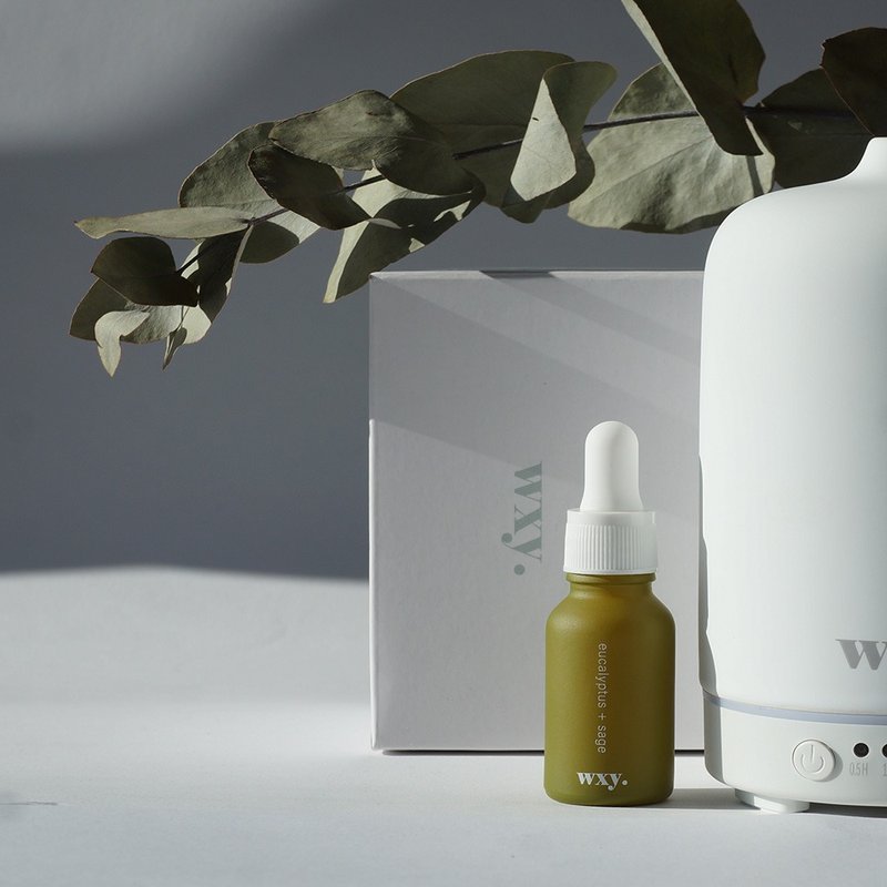 wxy Zephyr Essential Oils- Breathe. (Eucalyptus + Sage) - น้ำหอม - แก้ว สีเขียว