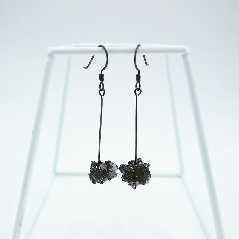 CRYSTALLIZATION _Phase 1_State C_Black - Earrings & Clip-ons - Glass Black
