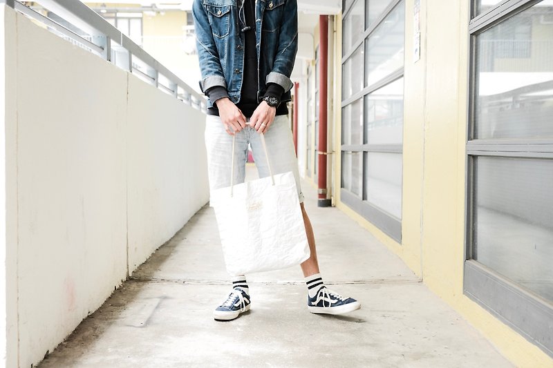 [Paper Made Possible] Super Lightweight-Wrinkle Tote Bag - กระเป๋าถือ - กระดาษ ขาว