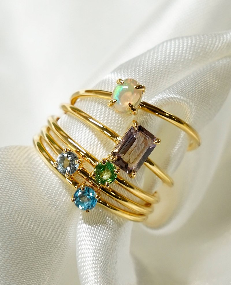 Birthstone Ring one gem - แหวนทั่วไป - โลหะ หลากหลายสี