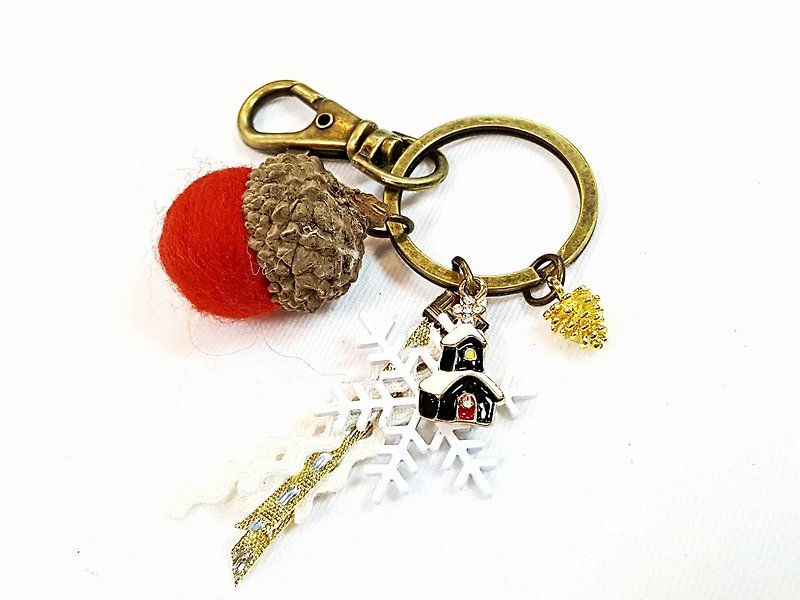 Paris*Le Bonheun. Forest of happiness. Christmas town. Wool felt acorns. Pine cone key ring - Keychains - Other Metals Red