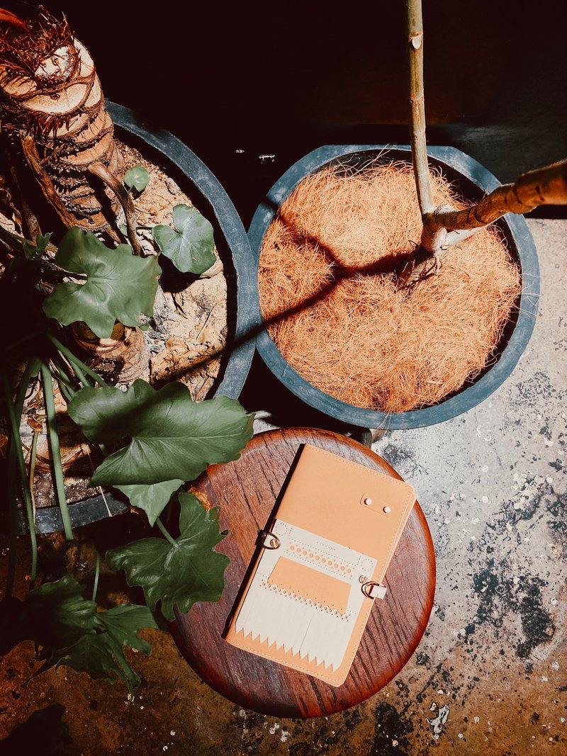 2023 | 有朝一日 • 文房具 - 素食者皮革 香草色日記本/ 手帳本 - 筆記本/手帳 - 環保材質 卡其色