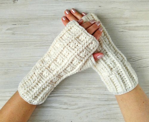 Daloni White fingerless gloves for women, Wool gloves fingerless, Mittens for women