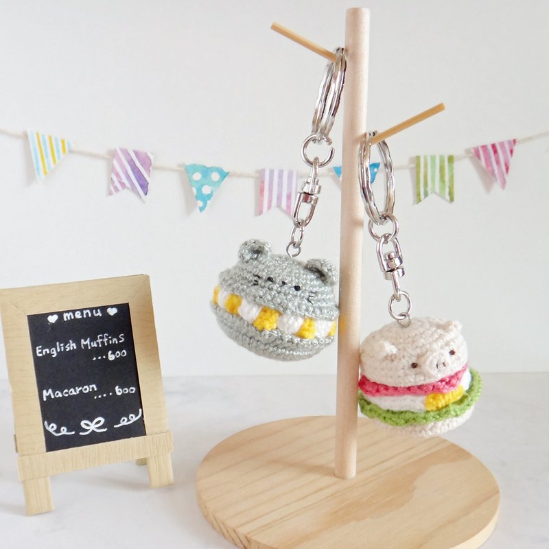 Wool knitting/pig muffins//mouse macaron/key ring - ที่ห้อยกุญแจ - ไฟเบอร์อื่นๆ หลากหลายสี