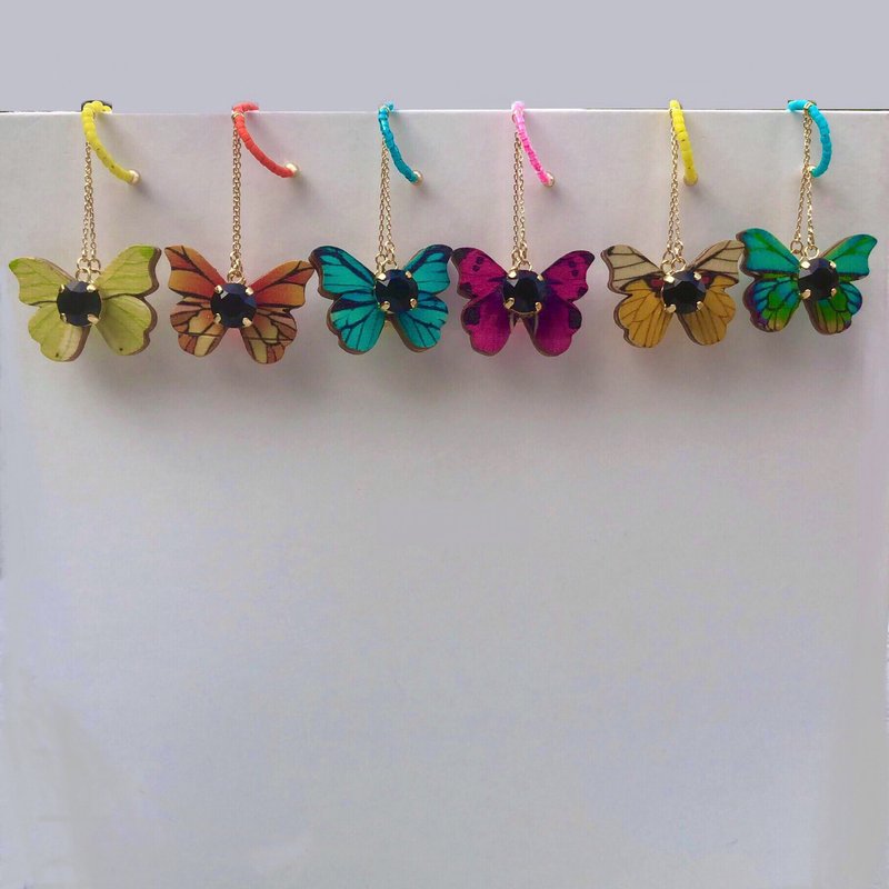 Neon Butterfly | Tropical Rainforest in Australia イヤーカフ 片耳 - 耳環/耳夾/耳骨夾 - 木頭 多色