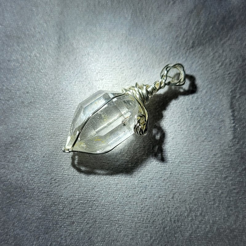 •Little Princess• Minimalist wire-wound double-pointed Shining Crystal raw ore pendant - สร้อยคอ - คริสตัล ขาว