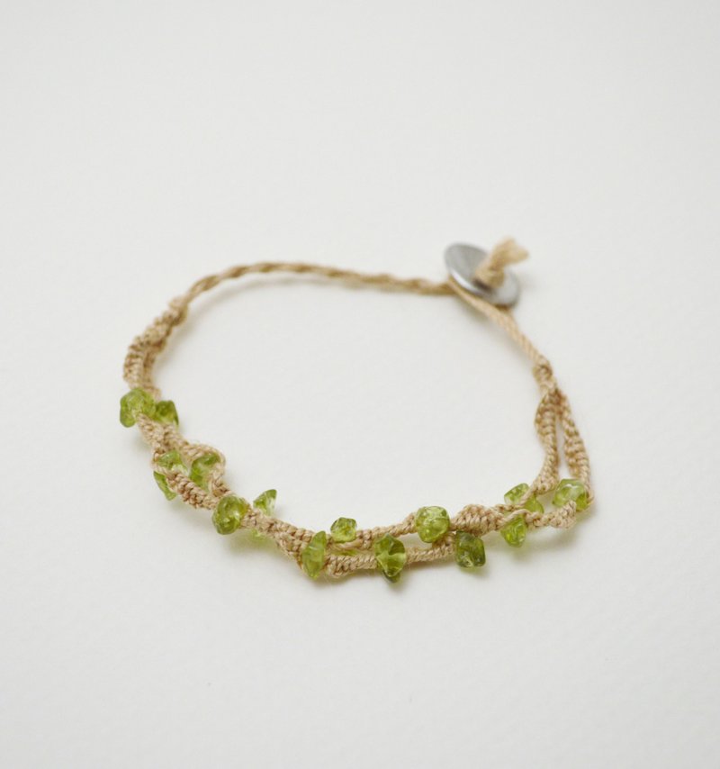 Hemp Series‧light brown3‧Peridot‧Handmade Tin Button-Clasp‧hemp bracelet - สร้อยข้อมือ - ลินิน สีกากี