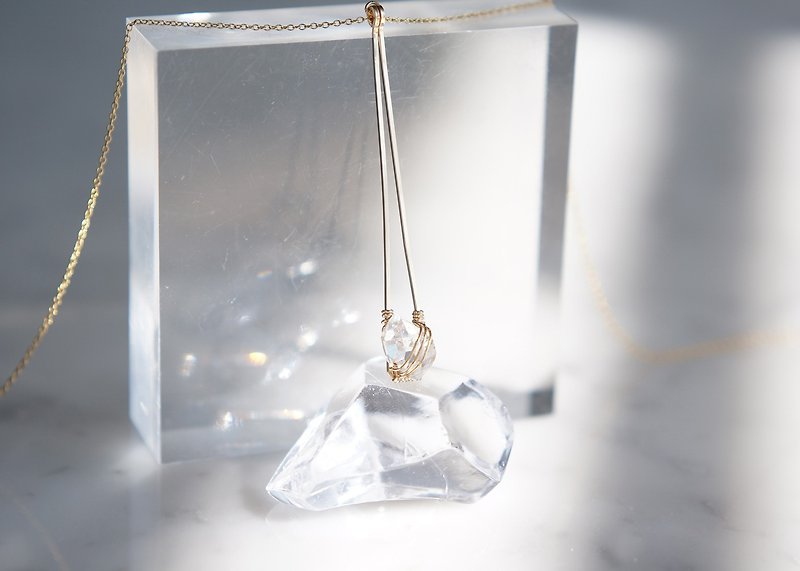 【Minimalism】14KGF Long Triangle Bar Necklace,Gemstone Dream Crystal-NY Herkimerd - สร้อยคอ - เครื่องเพชรพลอย 