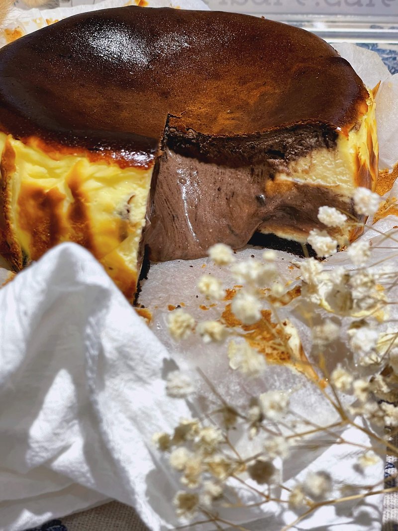 Oreo chocolate basque cheesecake - เค้กและของหวาน - อาหารสด สีนำ้ตาล