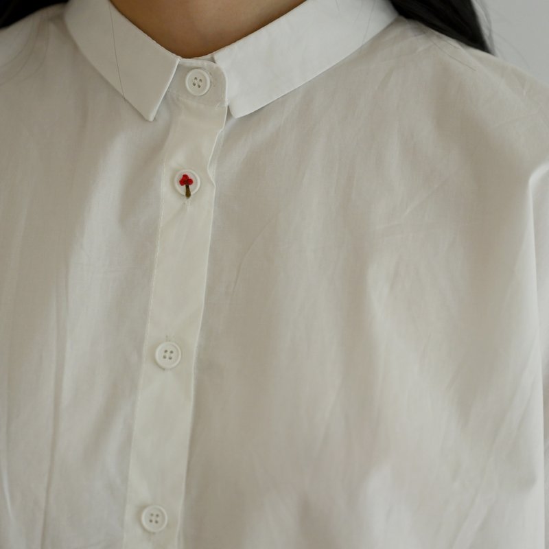 紅花繡釦-短袖襯衫上衣-米白色 - 女襯衫 - 棉．麻 白色