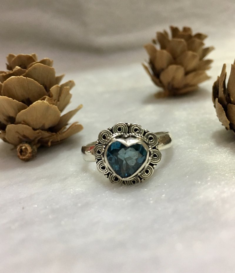 Topaz ring in heart shape Handmade in Nepal 92.5% Silver - General Rings - Gemstone 