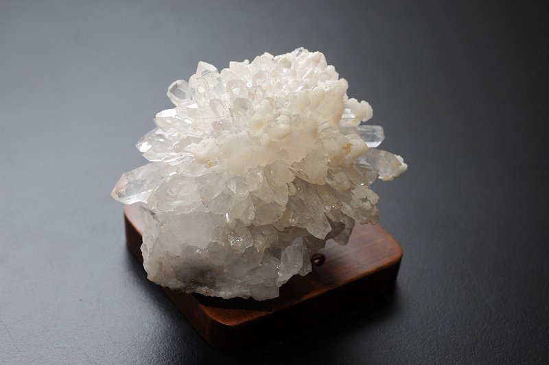 菊花晶白水晶簇  礦石/水晶/靈修/開運/招財/破煞/防小人 - 擺飾/家飾品 - 水晶 
