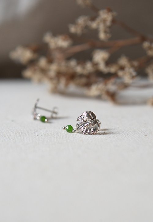 Petite Fille & 丰丰山豆 純銀迷你龜背葉綠鋰輝石耳環