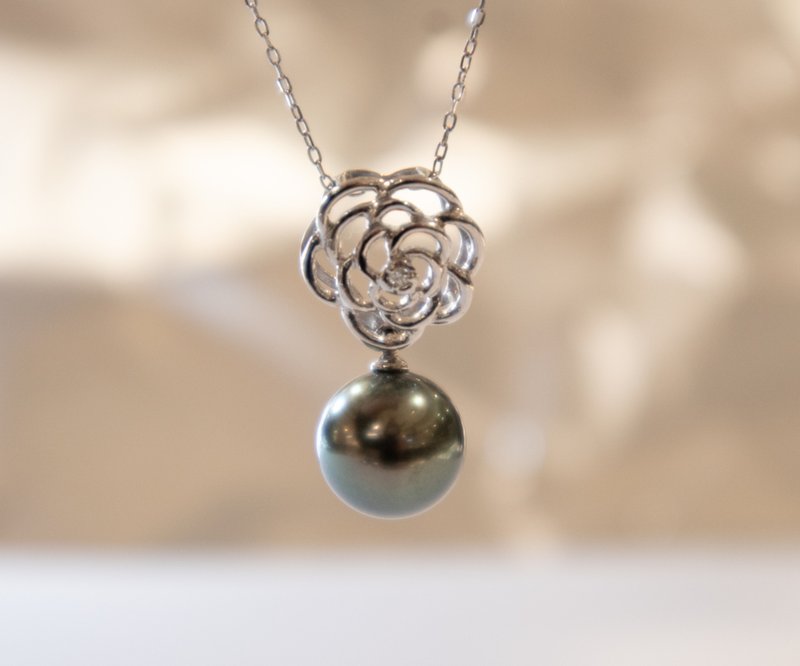 Tahitian 10.5mm Natural Black Pearl 18k Gold - Camellia Natural Diamond Pendant Necklace - General Rings - Pearl Green