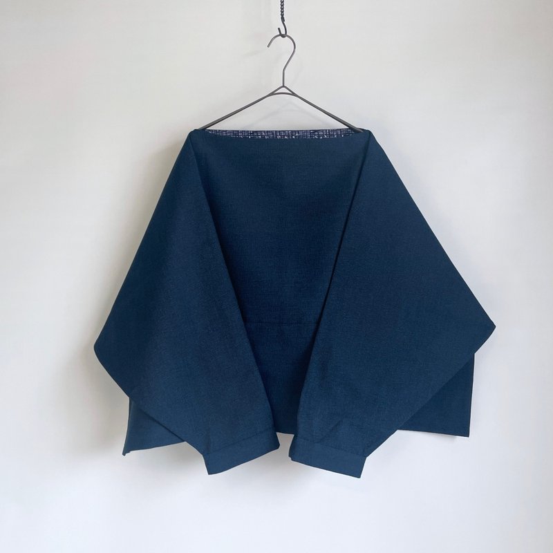 【1点もの】丁字のプルオーバー2way -ウール着物地 濃い青 & 浴衣地 紺色 格子柄に菱模様 - トップス - ウール ブルー
