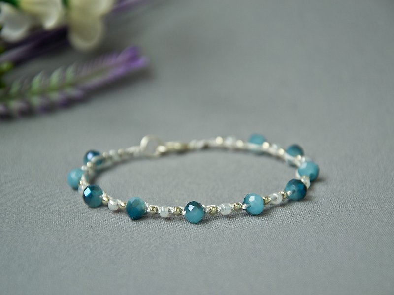 Blue beaded bracelet, 姊妹手鍊, 幸運手鍊, 生日禮物, 手作 - Bracelets - Glass Blue