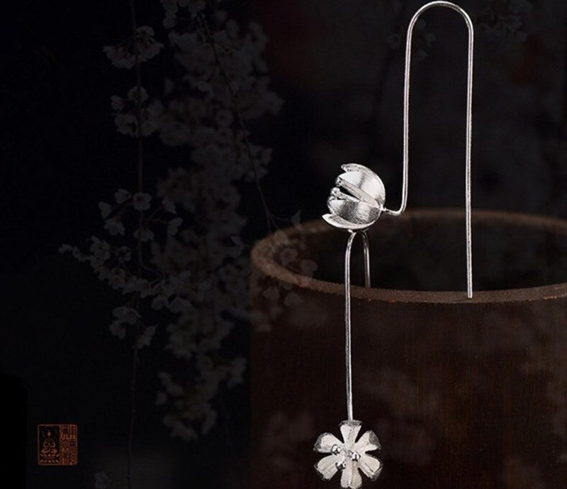 S 925 Sterling Silver Jewelry Handmade Brushed Women Romantic Flower Earrings - 耳環/耳夾/耳骨夾 - 純銀 銀色