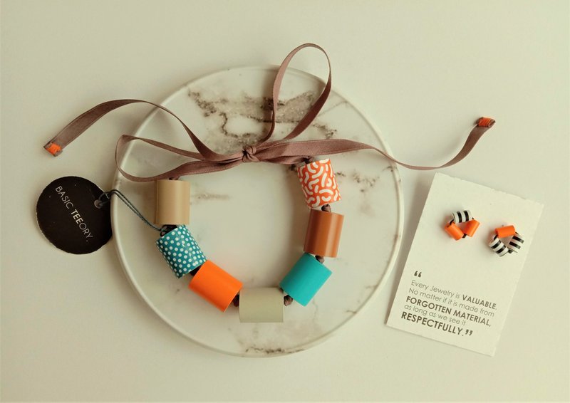 Paper art necklace_Colorful beads_OSSO short necklace orange and blue free shipping - สร้อยคอ - กระดาษ 