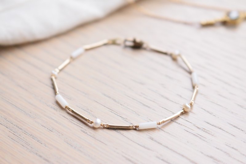 <☞ HAND IN HAND ☜> Agate - named to the bracelet (0836) - สร้อยข้อมือ - เครื่องเพชรพลอย ขาว