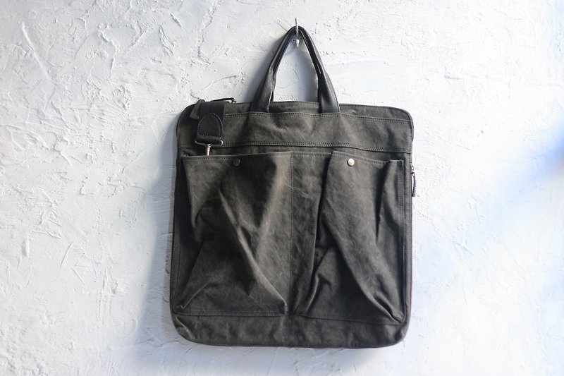 CHEEZ CHEEZ Canvas _Avi bag_大黑 - Messenger Bags & Sling Bags - Cotton & Hemp Black