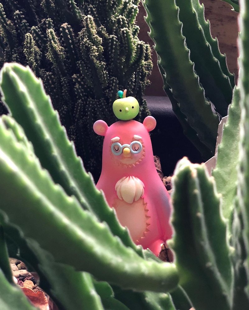Meditation Bae Bear - Crayon Pink | Designer Toy | Original Art Toy - Stuffed Dolls & Figurines - Resin Pink