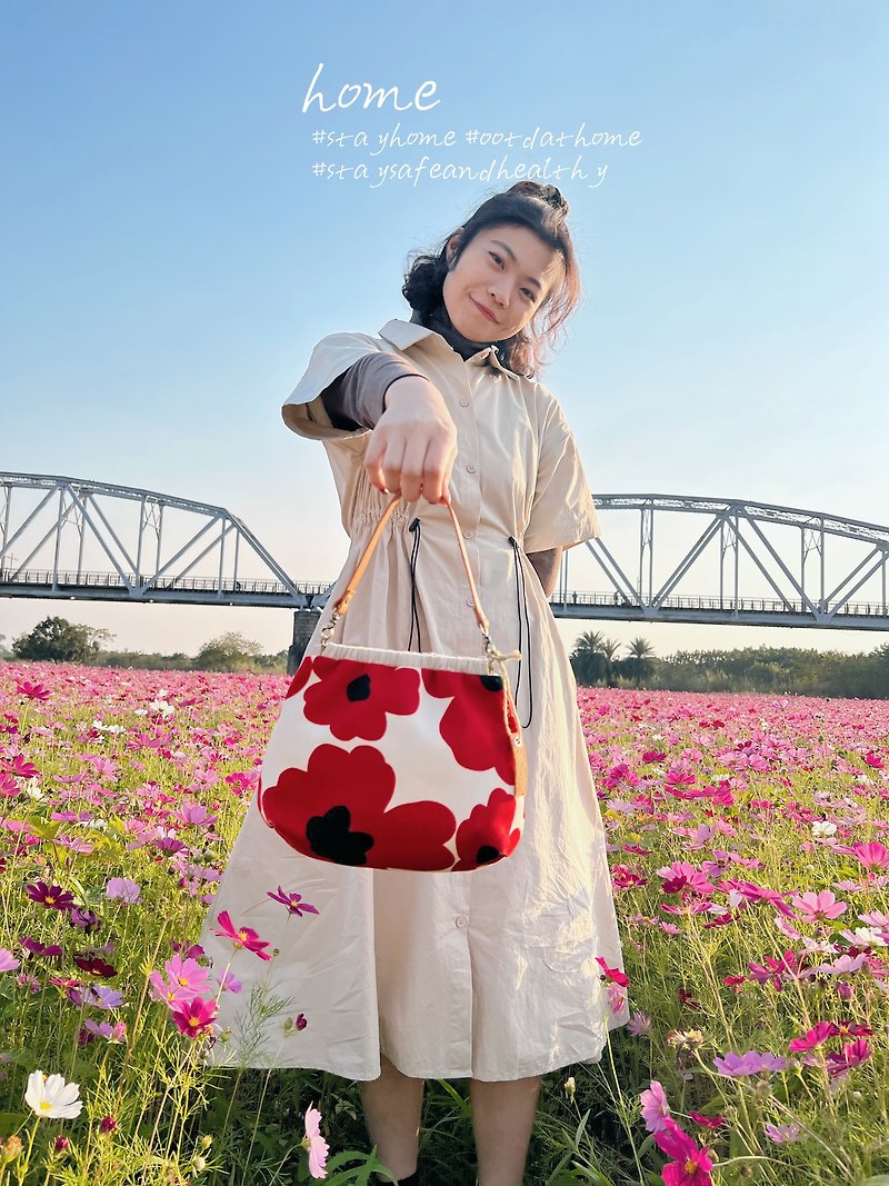 [Customized order] 15cm shrapnel gold handbag poppy style/red - Handbags & Totes - Cotton & Hemp Red