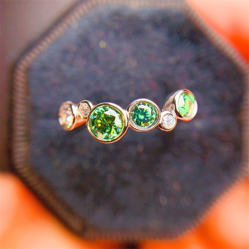 グリーンモアッサナイトリング、グリーンモアッサナイト ハーフエタニティ バンド - リング・指輪 - スターリングシルバー 