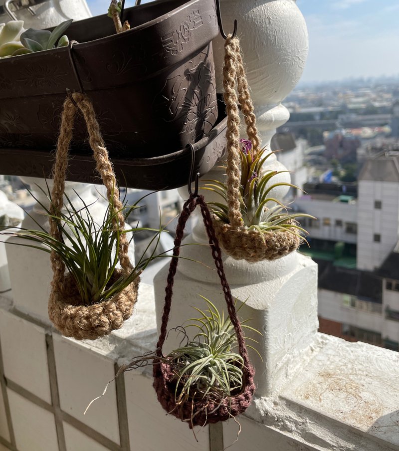 The plant home of flaxen thread、handmade home for plant、air plant home - Plants - Cotton & Hemp Khaki