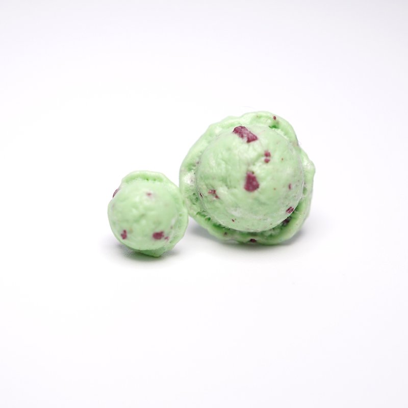 *Playful Design* Mint Ice Cream with Chocolate Chips Earrings - ต่างหู - ดินเหนียว 