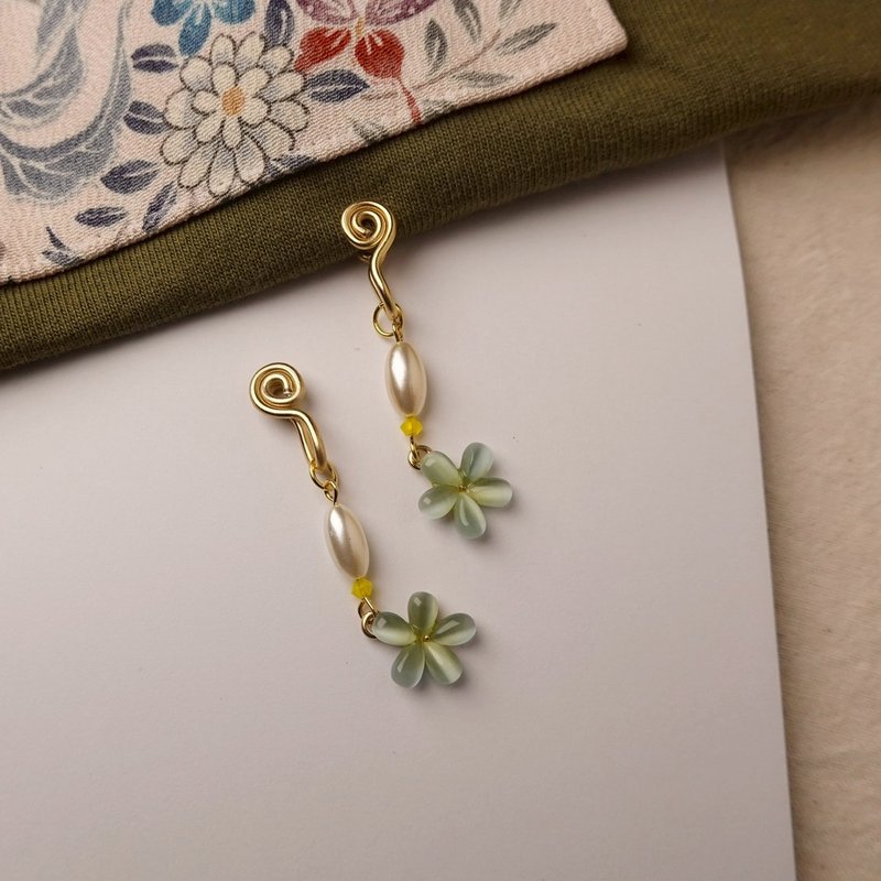 花與愛麗絲 無痛耳夾 / 綠 - 耳環/耳夾 - 其他金屬 