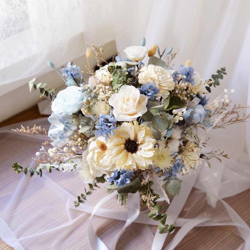 [American style and elegant] Bride's bouquet blue dried flowers immortalized flowers/wedding corsage wrist flowers - ช่อดอกไม้แห้ง - พืช/ดอกไม้ สีน้ำเงิน