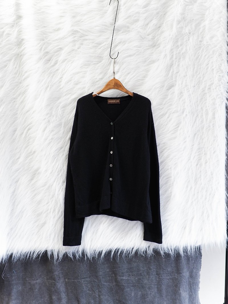 Wakayama pure black buckle love day handkerchief antique Kashmir cashmere sweater coat cashmere - เสื้อแจ็คเก็ต - ขนแกะ สีดำ
