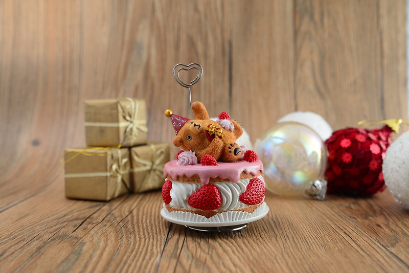 Birthday Bear Music Box Birthday Miyue Christmas Exchange Gift Strawberry Cake Convenience Clip Healing Relief - ของวางตกแต่ง - วัสดุอื่นๆ 