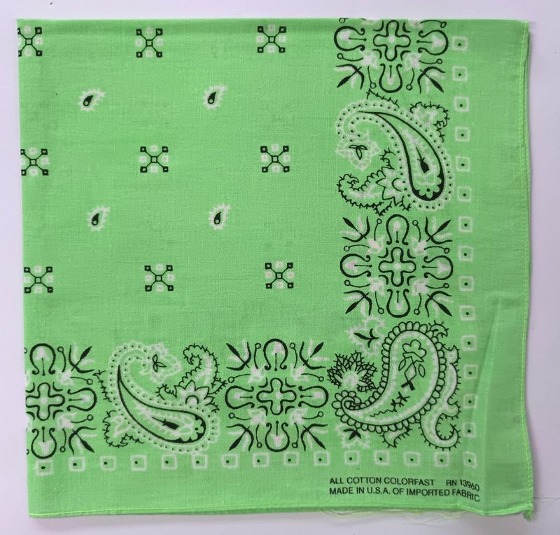 Vintage Green Bandana, 21 x 20 inches, U.S.A., RN 13960, Imported Fabric, Gift - 絲巾 - 棉．麻 綠色