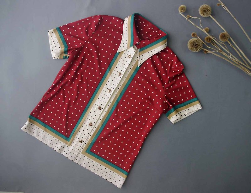 Treasure treasure-70's wine red dot symmetry retro knit shirt - เสื้อเชิ้ตผู้หญิง - เส้นใยสังเคราะห์ สีแดง