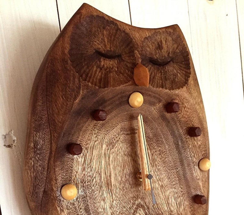 ふくろうの掛時計・瞑想（大） - 時計 - 木製 ブラウン