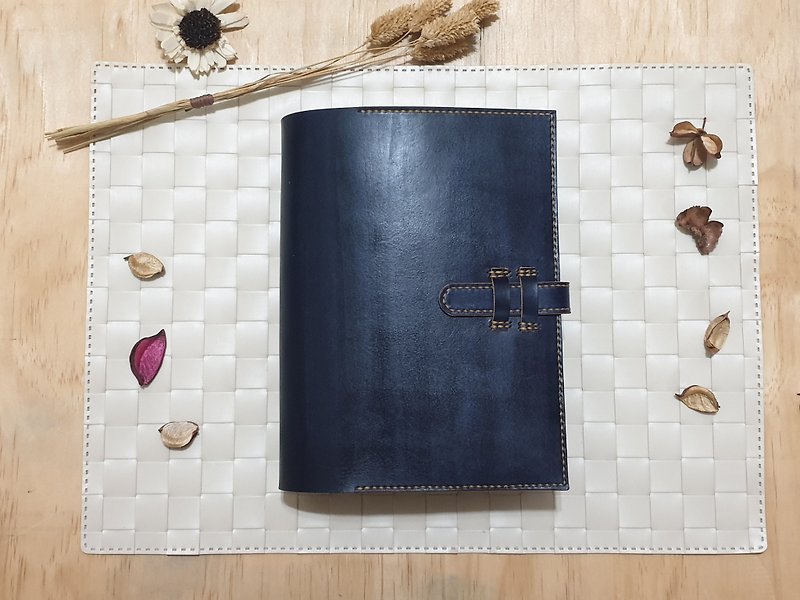 A5 pin-type loose-leaf notebook-pen insert/bookmark (6 holes) (20 holes)│Hand-dyed and branded - Notebooks & Journals - Genuine Leather Blue