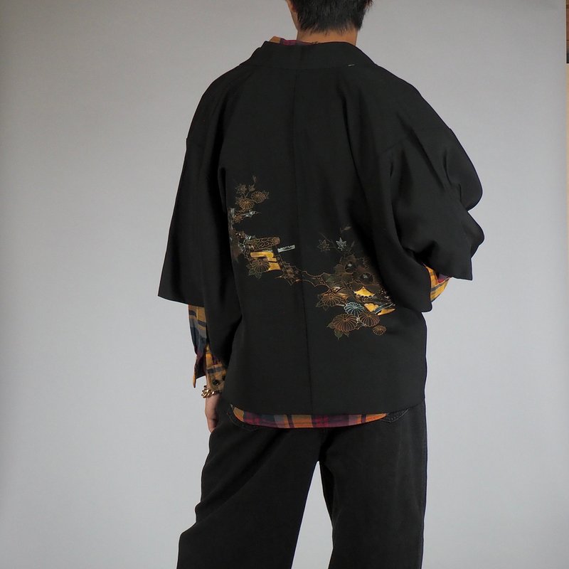 【日本製】ฮาโอริสีดำวินเทจ ดอกไม้เพ้นท์มือสีทอง ลายมงคล ของขวัญ - เสื้อโค้ทผู้ชาย - ผ้าไหม สีดำ