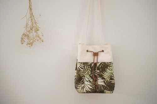 Traveler series diagonal backpack / bucket bag / limited manual bag / jungle / stock supply