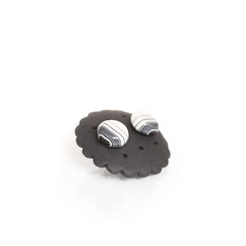 Steel pin ceramic earrings black and white horizontal line handmade porcelain earrings fired at 1280 degrees Celsius - Earrings & Clip-ons - Porcelain Black