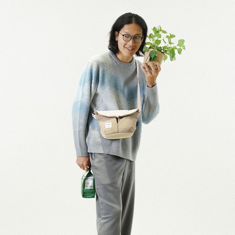 【新色】經典款式立體斜背包S號 MINI KASEN ECO (淡黃/霧卡其) - 側背包/斜背包 - 環保材質 卡其色