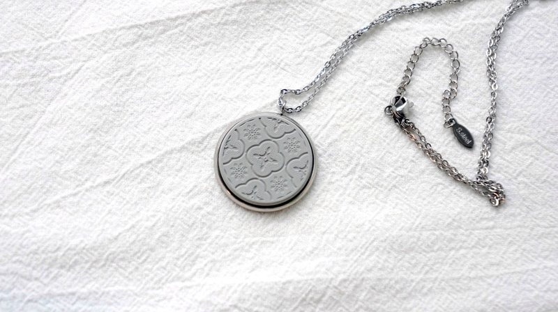 Begonia Flower Cement Stainless Steel Necklace | MIT of Texture and Life - Necklaces - Cement Gray