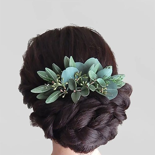 FloraFantasyIZ Eucalyptus hair comb Greenery wedding hair piece Floral bridal headpiece Green
