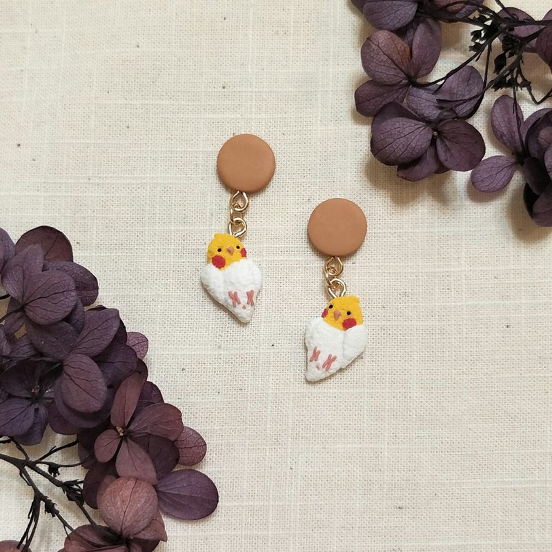 [Small bird lying down] Cockatiel bird earrings parrot earrings soft clay earrings/ Clip-On - Earrings & Clip-ons - Clay Yellow