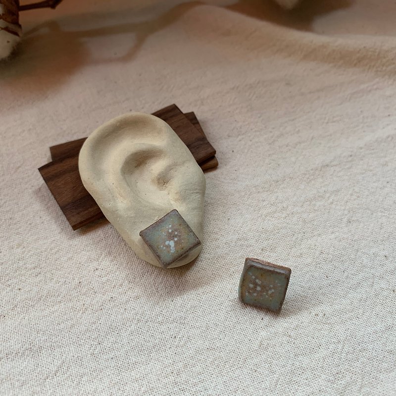 Clay Square Earrings 2 - ต่างหู - ดินเผา 