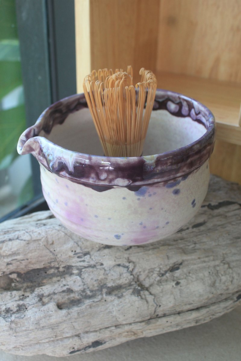 500ml Satin White Matcha Bowl with a Purple Rim - 花瓶/花器 - 陶 