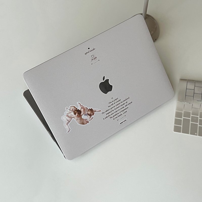 Venus All-inclusive Scratch-Resistant MacBook Case in Oatmeal APEEL STUDIO - Tablet & Laptop Cases - Plastic Khaki