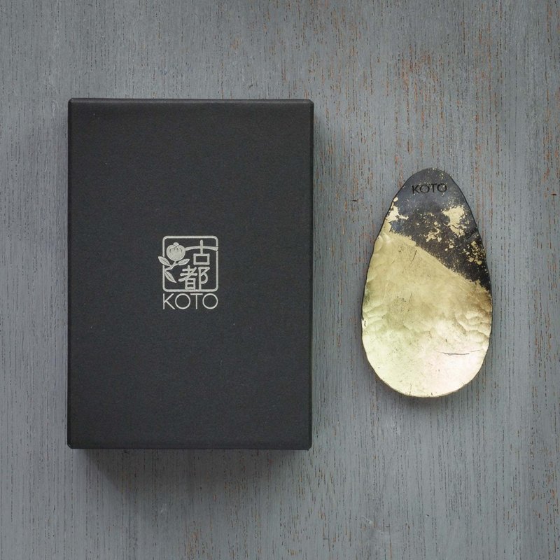 黒染めの純銅製・金箔の茶さじ- KOTO TEA - 刀叉/湯匙/餐具組 - 銅/黃銅 黑色