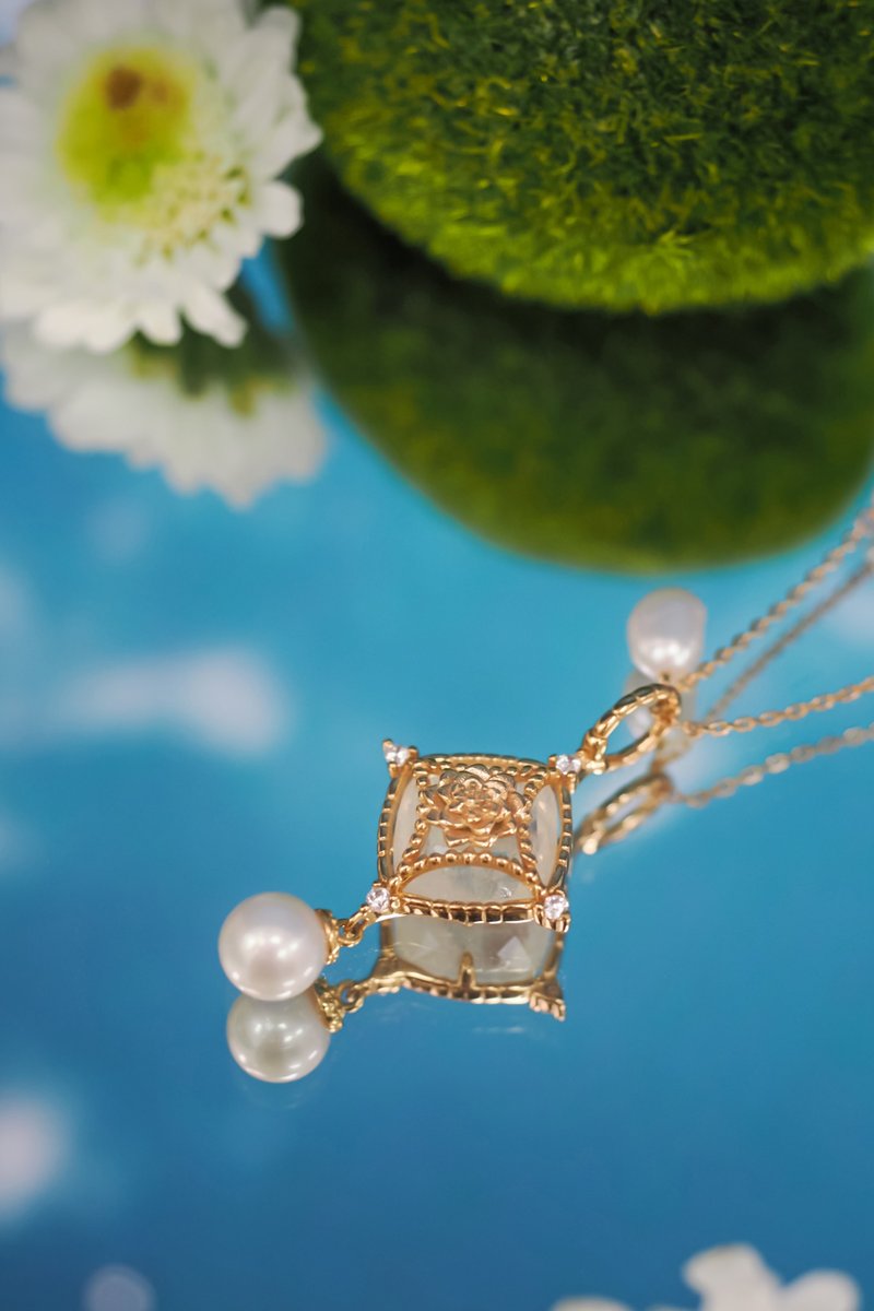 Moonstone & Freshwater Pearl Gold/Silver Necklace - Water Lily - สร้อยคอ - เงินแท้ สีทอง